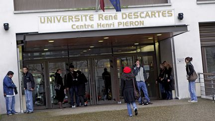 Faculté de médecine : des corps donnés à la science conservés dans des conditions indignes