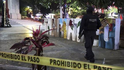 L'assassinat du gérant d'une foire de Noël à Chilpancingo, au Mexique, le 24 décembre. (EDUARDO GUERRERO / AFP)