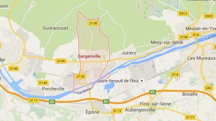 Le dernier fait attribu&eacute; au gang des faux policiers s'est d&eacute;roul&eacute; sur l'A13, &agrave; hauteur de Gargenville (Yvelines), dans la nuit du samedi 16 au dimanche 17 mai 2015. ( GOOGLE MAPS)