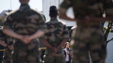 La ministre&nbsp;des Armées&nbsp;Florence Parly&nbsp;s'adresse aux soldats du 3e RIMA (régiment d'infanterie de Marine) à Vannes (Bretagne), le 18 mai 2020. (LOIC VENANCE / AFP)