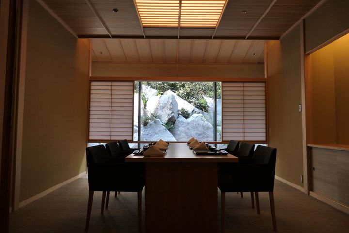 Un salle à manger privée dans le restaurant du Okura Heritage.&nbsp; (KARYN NISHIMURA / AFP)