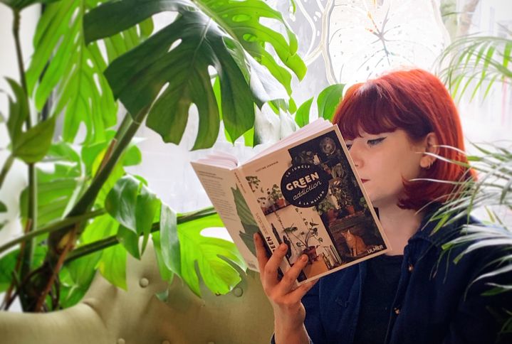 Auteur de "Green Addiction - La jungle à la maison", Justine Jeannin prépare actuellement un nouveau livre consacré aux&nbsp;plantes d"intérieur.&nbsp; (ISABELLE MORAND / JUSTINE JEANNIN / RADIO FRANCE / FRANCE INFO)