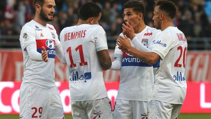 Les joueurs lyonnais en concertation 