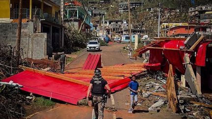 Le cyclone a ravagé l'archipel, notamment les zones d'habitats précaires. Photo prise le 17 décembre 2024 (HANDOUT / MAXPPP)