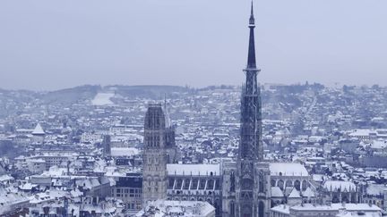 Un manteau blanc enveloppe Rouen en 2023. (Jonathan Pasqué / France 3 Normandie)