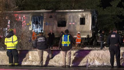 Au moins six personnes sont mortes dans un accident de train en banlieue de New York (Etats-Unis), mardi 3 f&eacute;vrier 2015. (MIKE SEGAR / REUTERS)