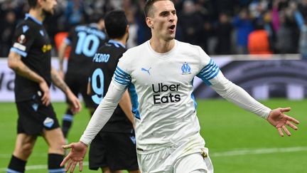 Auteur de l'ouverture du score face à la Lazio Rome, Arkadiusz Milik célèbre son but, le 4 novembre 2021. (CHRISTOPHE SIMON / AFP)