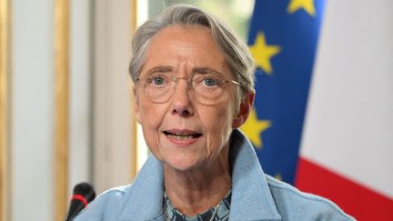 La Première ministre, Elisabeth Borne, le 27 octobre 2022 à l'hôtel Matignon, à Paris. (EMMANUEL DUNAND / AFP)