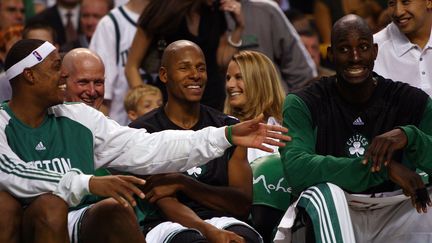 Quand Kevin Garnett et Ray Allen ont rejoint Paul Pierce chez les Celtics... (ELSA / GETTY IMAGES NORTH AMERICA)