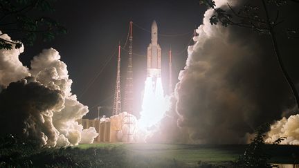 &nbsp; (Un tir d'Ariane 5, à Kourou, en 2008 © REUTERS)