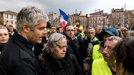 Illustration. Laurent Wauquiez lors d'un rassemblement de "gilets jaunes" au Puy-en-Velay le 17 novembre 2018. (THIERRY ZOCCOLAN / AFP)