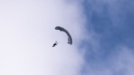 Une Suédoise De 103 Ans Bat Le Record Du Monde De Saut En Parachute