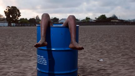 "L'envie de raconter, partager des moments ordinaires ou insolites, montrer au reste du monde d'où je viens est la base de mon travail et de ma créativité." Son rêve : que les jeunes Africains partagent sa passion et s'intéressent à la photo pour raconter leur vie, leur pays, l'Afrique. Aujourd'hui, ses clichés ont été exposés partout dans le monde : Afrique du Sud, Congo, Ghana, France, Allemagne, Etats-Unis… (ROBERT NZAOU-KISSOLO)