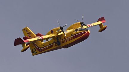 &nbsp; (Illustration moyens aériens Canadair pour lutter contre le feu © Maxppp)