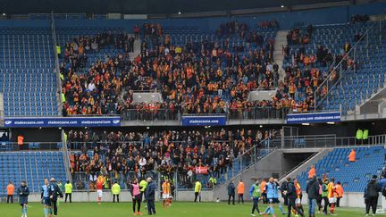 &nbsp; (La tribune des supporters lensois samedi au Havre  © Radio France / Bertrand Queneutte)