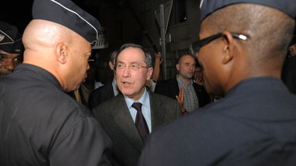 Claude Gu&eacute;ant est arriv&eacute; en Martinique le samedi 11 f&eacute;vrier 2012. (JEAN-MICHEL ANDRE / AFP)