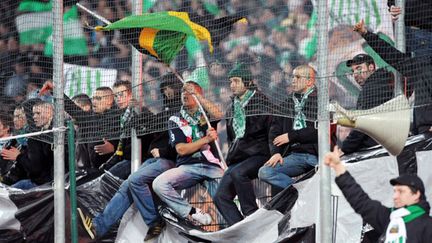 Les supporters de Saint-Etienne se tiennent à carreau