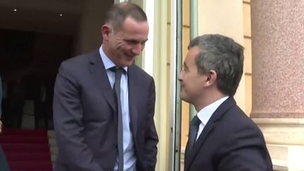 Après deux semaines de tensions et de violences à la suite de l'agression d'Yvan Colonna par un codétenu radicalisé, Gérald Darmanin propose l'autonomie de la Corse. Le ministre de l'intérieur est arrivé sur place, mercredi 16 mars, pour calmer les esprits. (franceinfo)