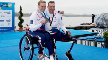 Perle Bouge et Christophe Lavigne, médaillés de bronze lors des Championnats d’Europe d’aviron 2021, à Varèse en Italie. (DANILO VIGO / LIVEMEDIA / DPPI VIA AFP)