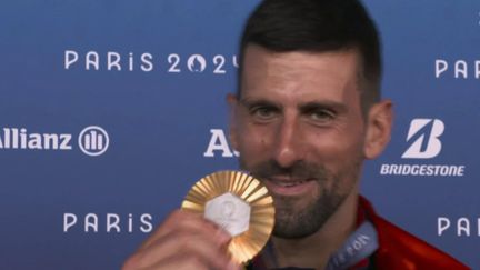 Champion olympique après quatre échecs lors des précédentes éditions, Novak Djokovic a désormais remporté tous les plus grands trophées du tennis et revient sur l'émotion qu'il a ressenti en gagnant cette médaille d'or pour son pays.