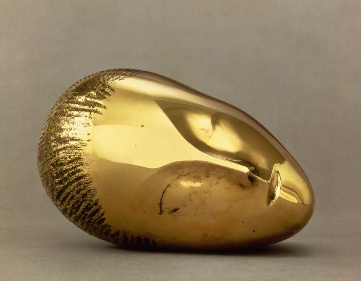 Constantin Brancusi, "La Muse endormie", 1910, Collection Centre Pompidou, Paris, Musée national d’art moderne, Centre de création industrielle. (SUCCESSION BRANCUSI / ADAGP PARIS 2024 /ADAM RZEPKA / CENTRE POMPIDOU / MNAM-CCI / RMN-GP)