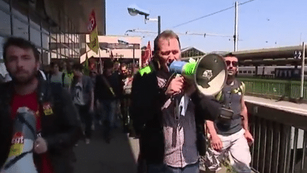 Fabien Villedieu, au premier plan des manifestants