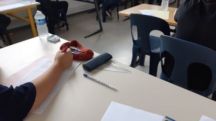 Un élève passe une épreuve du brevet au collège Victor Duruy à Châlons-en-Champagne (Marne). Photo d'illustration. (PHILIPPE REY-GOREZ / RADIO  FRANCE)