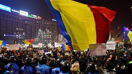 200.000 personnes ont manifesté dans toute la Roumanie le 1er février 2017. (DANIEL MIHAILESCU / AFP)