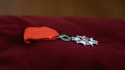 Légion d'honneur : le mérite au coeur du débat