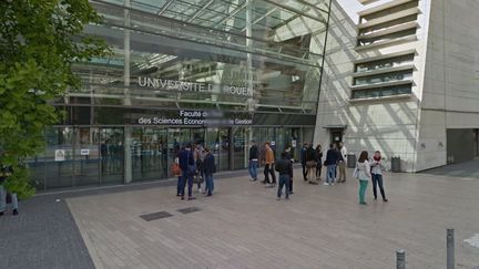 Capture écran Google Street View de la faculté de sciences économiques de Rouen (Seine-Maritime), le 28 septembre 2016. (GOOGLE STREET VIEW)