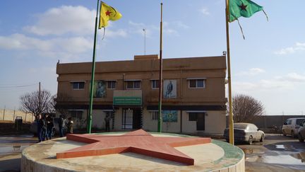 Le tribunal de Qhamishi, au Kurdistan syrien, en janvier 2018, où sont jugées les affaires de terrorisme.&nbsp; (ERIC AUDRA / RADIO FRANCE)