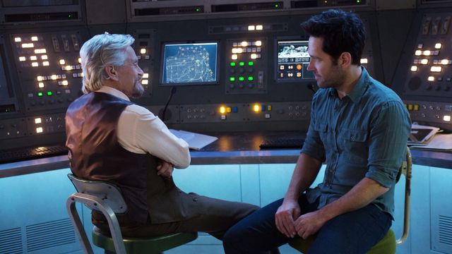 Michael Douglas and Paul Rudd in "Ant-Man", by Peyton Reed, made in 2018. The American actor is back in the Marvel universe for the second time, three years after playing Dr. Hank Pym in the first film.  (MARVEL STUDIOS / ARCHIVES OF THE 7TH ART)