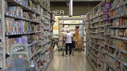 Consommation : des étiquettes obligatoires pour lutter contre la "shrinkflation" (france 2)