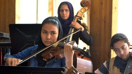 L'orchestre classique afghan 100% féminin "Zohra"
 (Mohammad Jawad / DPA)