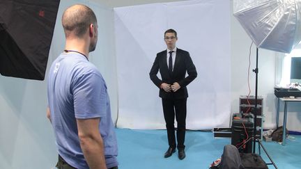 Jordan Grosse-Cruciani, le secr&eacute;taire d&eacute;partemental Front national des Vosges pose pour sa photo officielle lors de l'universit&eacute; d'&eacute;t&eacute; du parti &agrave; Marseille (Bouches-du-Rh&ocirc;ne), le 14 septembre 2013. (ELODIE DROUARD / FRANCETV INFO)