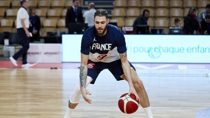 En l'absence des habituels tauliers, Isaïa Cordinier sera l'une des figures de proue de l'équipe de France pour le début de sa campagne de qualification pour le Mondial 2023. (ANN-DEE LAMOUR / DPPI via AFP)