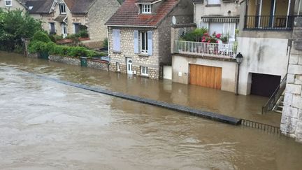 &nbsp; (La décrue après les inondations du 2 juin à Nemours a laissé des traces, notamment financières © Radio France / Alice Serrano)