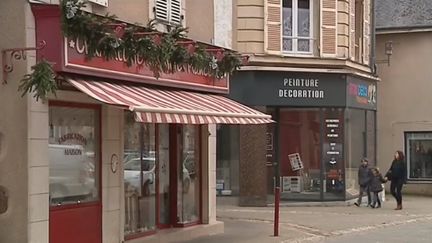 Le programme "Action coeur de ville" du gouvernement a pour ambition de redonner de la vie aux centres-villes en aidant les petits commerces. (CAPTURE D'ÉCRAN FRANCE 3)