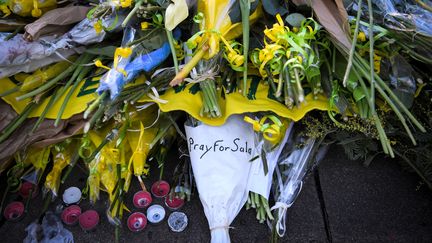 Un bouquet de fleurs déposé à Nantes (Loire-Atlantique), le 23 janvier 2019.&nbsp; (LOIC VENANCE / AFP)