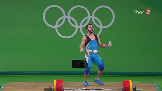 VIDEO. JO2016/haltérophilie : la danse du Kazakh Nijat Rahimov pour célébrer son titre olympique