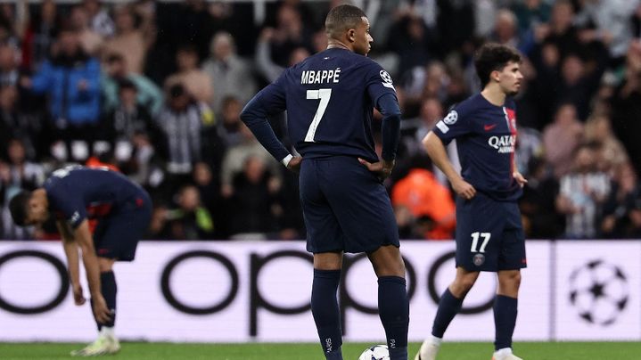 Kylian Mbappé, impuissant lors de la défaite du PSG en Ligue des champions contre Newcastle, le 4 octobre 2023. (FRANCK FIFE / AFP)