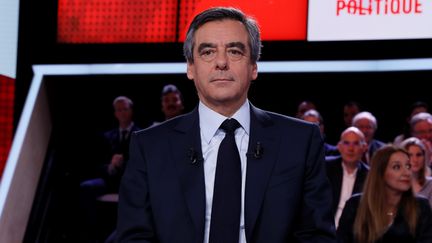 François Fillon sur le plateau de "l'Emission politique" de France 2, le 23 mars 2017 à Paris. (THOMAS SAMSON / AFP)