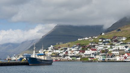 Dans un port de l'île Bordoy,&nbsp;qui fait partie des îles Féroé (territoire autonome du Danemark). (GERAULT GREGORY / HEMIS.FR / AFP)