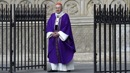 Le cardinal André Vingt-Trois sur le parvis de la cathédrale Notre-Dame de Paris le 27 juillet 2016. (DOMINIQUE FAGET / AFP)