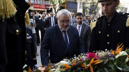 Le secrétaire d'Etat français chargé des Anciens combattants, Jean-Marc Todeschini, à Sétif. (Farouk Batiche/AFP)