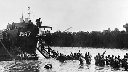 Photo of Allied troops on August 15, 1944 in Saint-Tropez during the Provence Landings. (- / AFP)