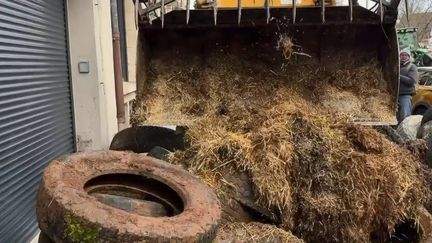 Colère des agriculteurs : péage bloqué, retrait de viandes… Le ton monte un peu partout en France