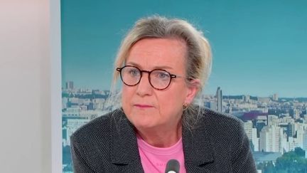 Fin de vie : "C'est un retour en arrière", affirme Claire Fourcade, médecin en soins palliatifs (franceinfo)