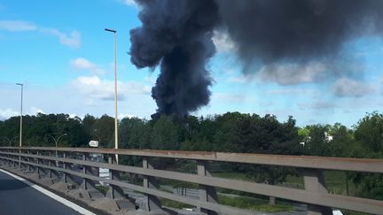 Un incendie s'est déclaré à Bezons dans le Val d'Oise jeudi 13 mai 2021.&nbsp; (STEPHANIE BERLU / RADIOFRANCE)