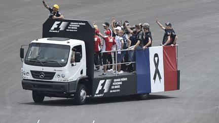 Des sportifs du monde entier rendent hommage aux victimes de Paris